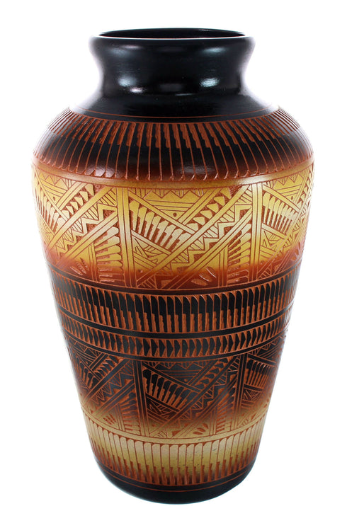 Navajo Indian Hand Crafted Pot By Artist Diane Aragon Laguna Pueblo SN20039